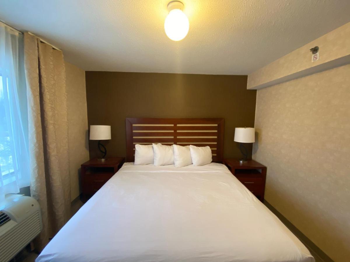 Wyndham Garden Grand Rapids Airport Hotel Eksteriør billede