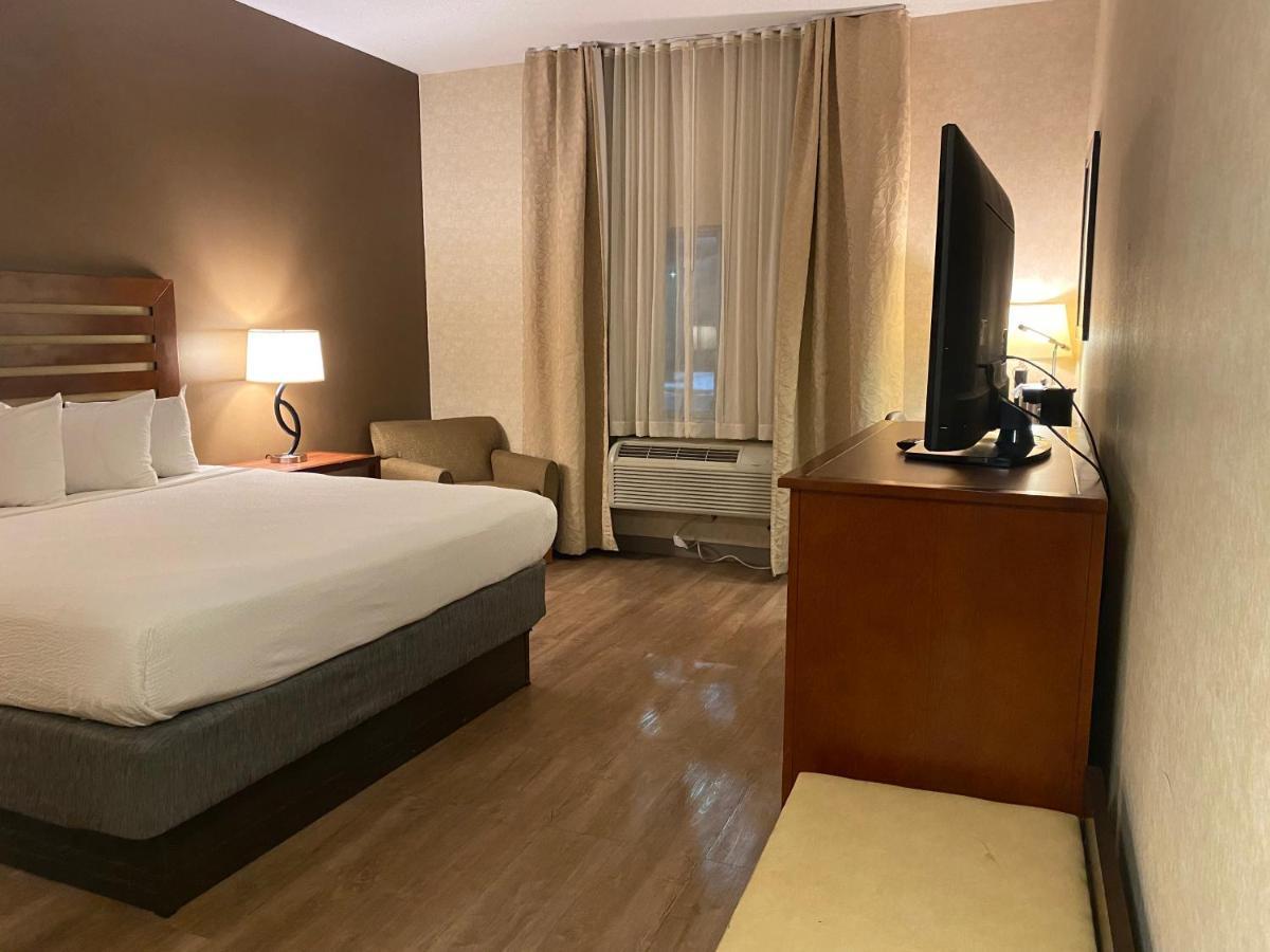 Wyndham Garden Grand Rapids Airport Hotel Eksteriør billede