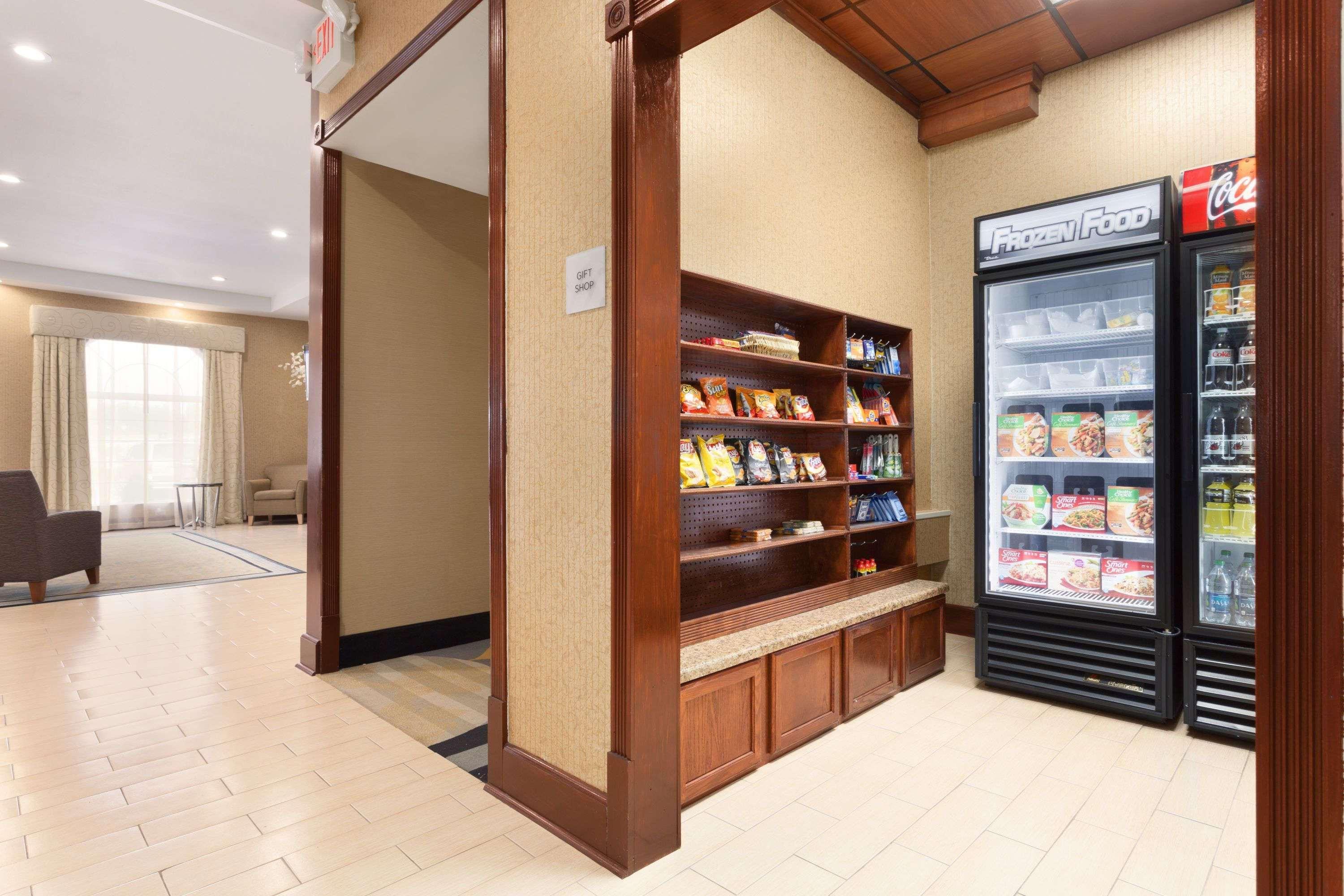 Wyndham Garden Grand Rapids Airport Hotel Eksteriør billede