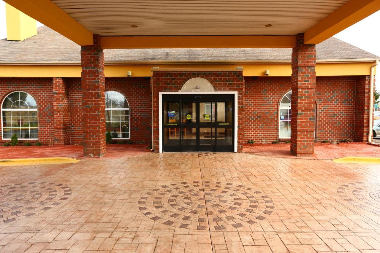 Wyndham Garden Grand Rapids Airport Hotel Eksteriør billede